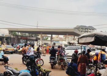 Présidentielle 2025 : les guinéens partagés sur la candidature de Mamadi Doumbouya