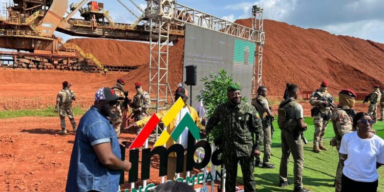 Mines : la Nimba Mining Company S.A procède à son premier chargement de bauxite (Communiqué)