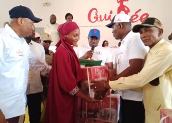 ‎Kankan : Remise de 100 machines de couture par le fond national pour l&rsquo;insertion des jeunes (FONIJ)