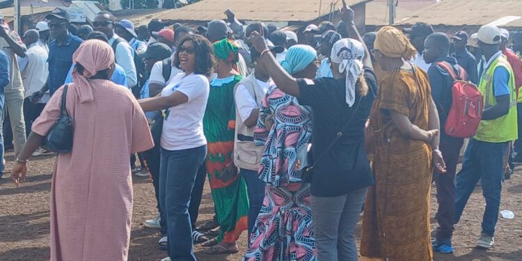 Crise à la SEG : des travailleurs en sit-in à Conakry