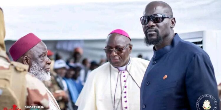 « Que Dieu fasse que tu continues » : Elhadj Mamadou Saliou Camara prie pour le président Doumbouya