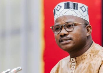 PLFR 2025: les dépenses de l’État révisées à 54 253,26 Mds FG, en hausse de 10 784,18 Mds FG