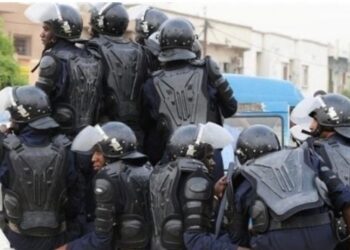 Sénégal : un agent de l’ambassade de Guinée arrêté pour falsification de cartes consulaires (Médias) 