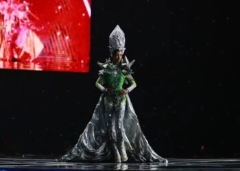 Miss Univers 2025 : Tiguidanké Bérété crée l’éblouissement avec un hommage grandiose au projet Simandou
