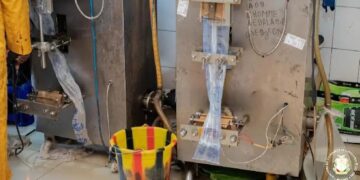 Fermeture des usines d’eau minérale: certaines poursuivent la production la nuit, admet Bintou Douno
