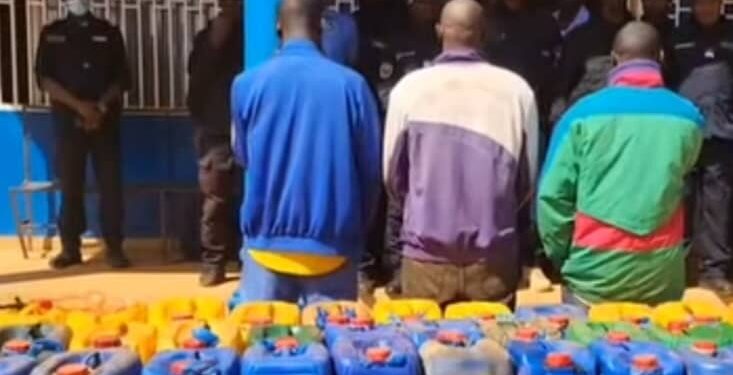 Trafic de carburant à Mandiana : 3 suspects arrêtés et 120 bidons de carburant saisis 