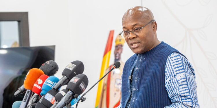 Pénurie de carburant à Conakry: « Il n’y a pas de crise, seulement une rupture », rassure Ousmane Gaoual Diallo