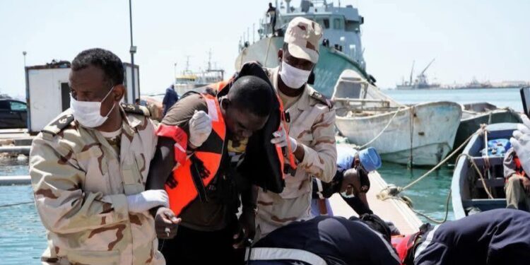 Mauritanie: sauvetage de 132 migrants dont 6 Guinéens, au large des côtes