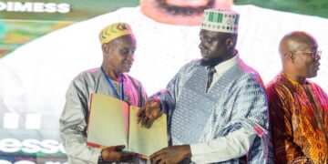 Conakry: le gouvernement remet un premier lot de 600 titres fonciers aux déguerpis de Kaporo-Rails, Kipé 2 et Dimesse