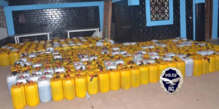 Opération « Ouragan »: 418 bidons de carburant saisis à Coyah et plusieurs stupéfiants interceptés à Gbessia