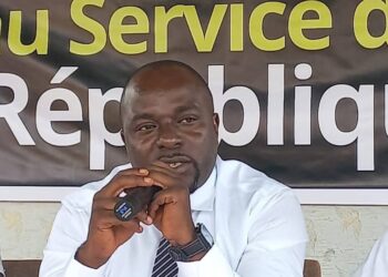 « Nous avons prévu des réformes pour créer des emplois pour les mères célibataires », affirme Robert Théa, candidat à la présidence