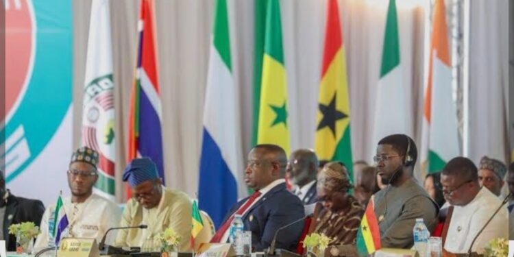 Présidentielle en Côte d’Ivoire: la CEDEAO salue la maturité démocratique et la mobilisation pacifique du peuple