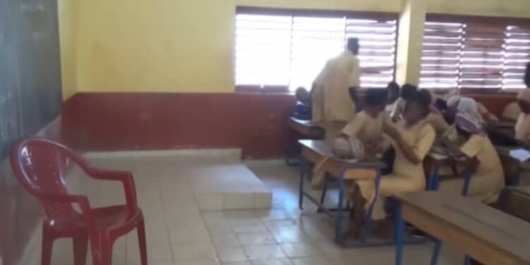 Grève des enseignants: forte perturbation des cours au collège-lycée Kipé