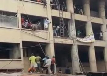 Conakry: A Madina, un incendie ravage un immeuble abritant une école pour enfants