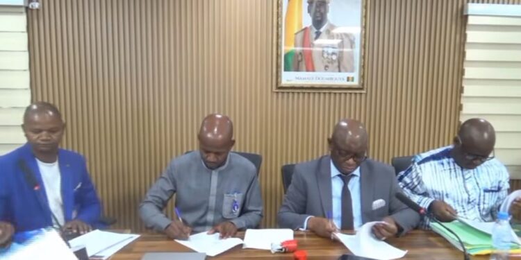 Education : un protocole d’accord scelle la fin des longues négociations entre gouvernement et syndicats