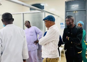 Incendie à l’école Elhadj Oumar Tall : le ministre Jean Paul Cedy au chevet des enfants