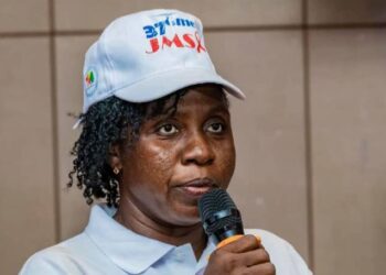 « Je vis avec le VIH depuis 23 ans, je suis mariée, j’ai des enfants », témoignage courageux de Marie Loua