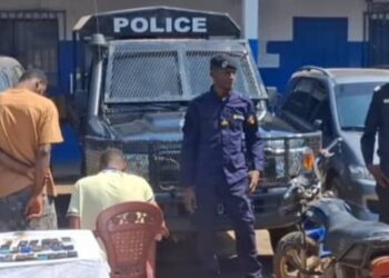 Près d’un milliard de GNF détourné: la Police guinéenne arrête des présumés spécialistes des vols Orange Money