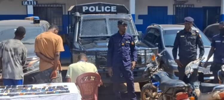 Près d’un milliard de GNF détourné: la Police guinéenne arrête des présumés spécialistes des vols Orange Money