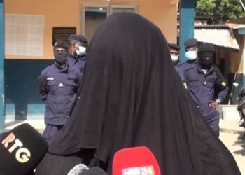 Aéroport de Conakry: une récidiviste arrêtée avec 1,19 kg de cocaïne