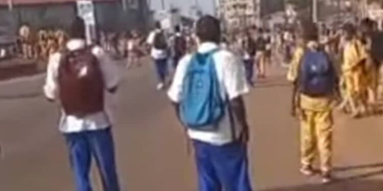 Grève de l&rsquo;intersyndicale FSPE-SNE : des violences signalées sur l&rsquo;axe Hamdallaye-Bambeto 