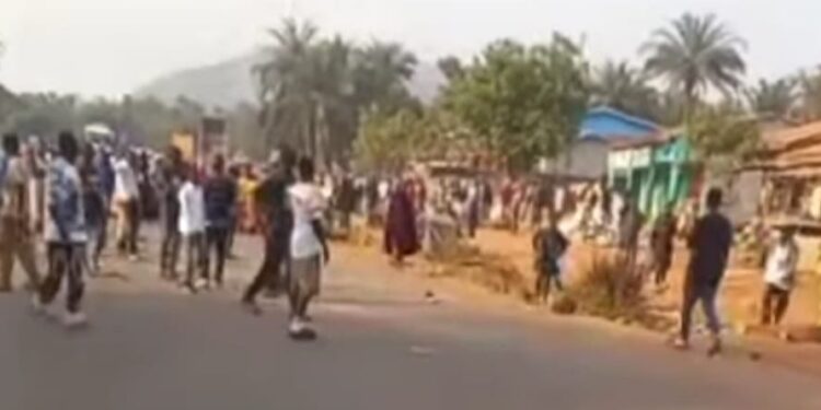 Coyah: manifestation pour dénoncer l’arrestation d’imams, le responsable religieux dit n’être au courant de rien