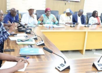 Crise scolaire: gouvernement et syndicats renouent le dialogue sous forte pression