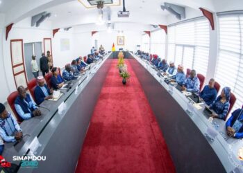 Guinée: le président Doumbouya met la pression sur ses ministres avant la fin de 2025