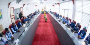 Guinée: le président Doumbouya met la pression sur ses ministres avant la fin de 2025