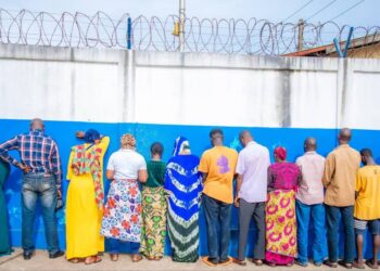 Gbessia : plusieurs individus condamnés à  des travaux d’intérêt public et une amende de 5 000 000 GNF pour dépôt illégal d’ordures 