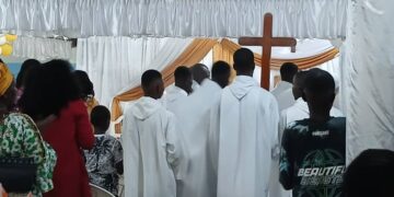 Religion: à la paroisse Saint-Pierre de la Cimenterie, une veillée de Noël placée sous le signe de la foi et de l’espérance