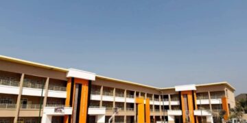 Infrastructures scolaires: le président Doumbouya inaugure 3 écoles modernes à Conakry et annonce la construction de 100 établissements similaires 