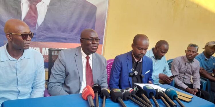 Dr Faya Millimouno révèle :  » de nombreux bureaux de vote étaient surveillés par des militaires pour contrôler le choix des électeurs »