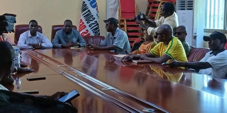 Education : l’Intersyndicale FSPE–SNE rejette l’accord entre le SLECG et le gouvernement et durcit son mot d’ordre de grève