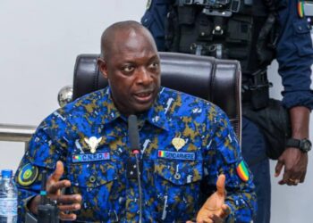 Usage des véhicules de l’État: le Général Balla Samoura rappelle qu’ils sont exclusivement réservés au service