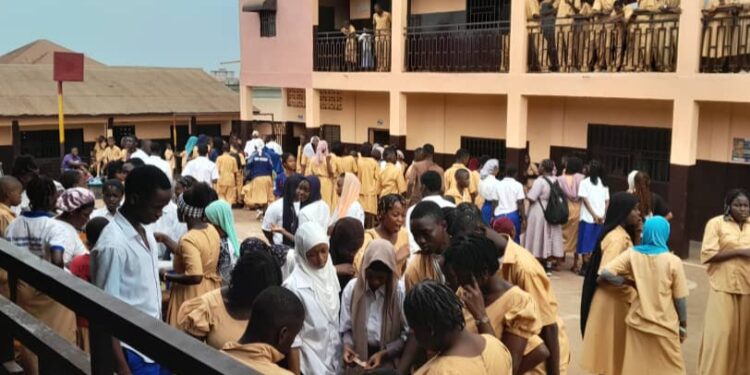 Suspension de la grève des enseignants: reprise effective des cours au complexe scolaire Mengué Junior (constat)