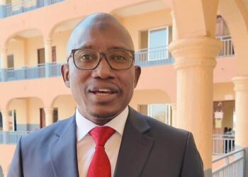 Après l »investiture de Mamadi Doumbouya : « le gouvernement n’est pas tenu de démissionner », le juriste Mamady 3 Kaba