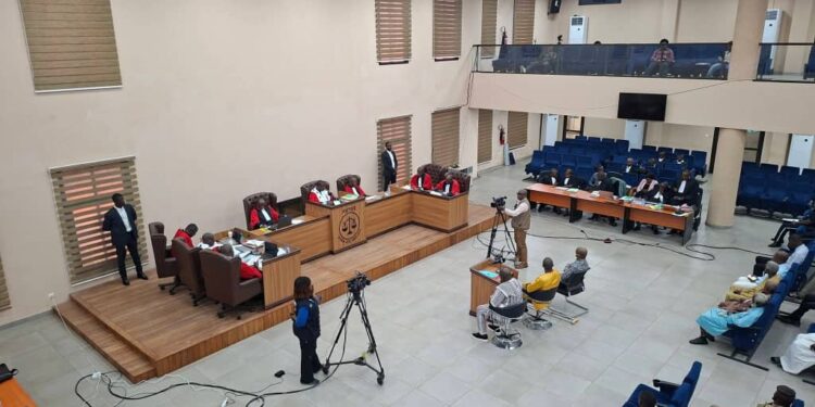 Procès du 28 septembre: trois accusés à la barre, la défense soulève une exception de nullité