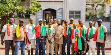 Investiture du Président Doumbouya : 17 jeunes rejoignent Conakry à moto depuis Kankan