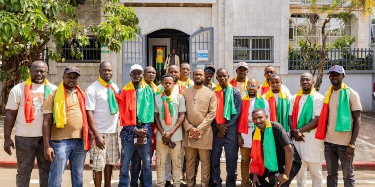 Investiture du Président Doumbouya : 17 jeunes rejoignent Conakry à moto depuis Kankan