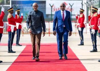 Le président Paul Kagame est arrivé à Conakry pour l’investiture du Général Mamadi Doumbouya