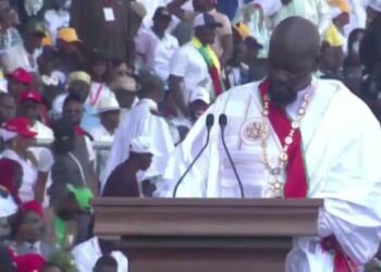 « Je jure devant Dieu et le peuple…» : Mamadi Doumbouya investi président 