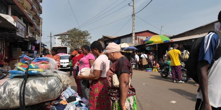 Occupation anarchique des emprises : des étalagistes défient l’ultimatum à Lambandji et Kaporo