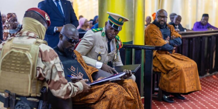 Transparence au sommet de l’État : le président Mamadi déclare son patrimoine à la Cour suprême