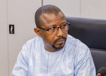 Prise de fonction de Bah Oury : « le peuple de Guinée est le seul client de notre administration », affirme Mohamed Lamine Sy Savané