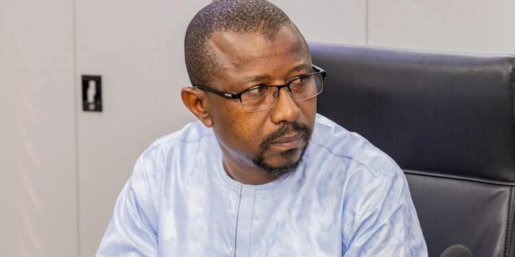 Prise de fonction de Bah Oury : « le peuple de Guinée est le seul client de notre administration », affirme Mohamed Lamine Sy Savané