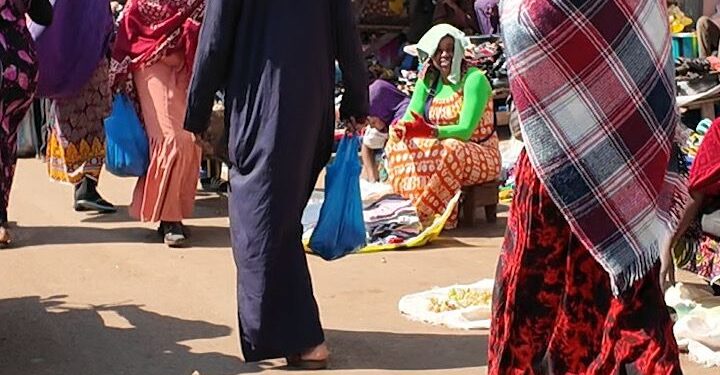 Labé : le marché central confronté à une occupation anarchique des emprises routières