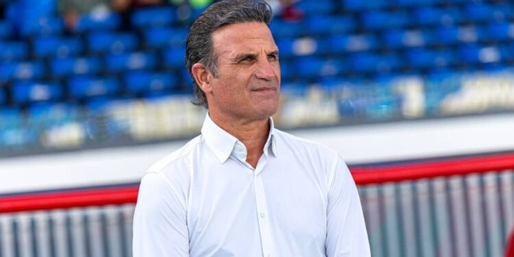 Football : le sélectionneur du Syli National part à la chasse aux talents