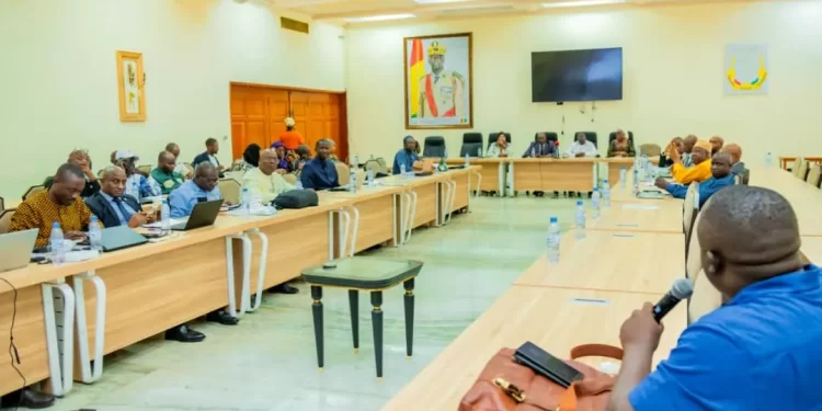 Justice : le CNT examine le nouveau statut des magistrats guinéens