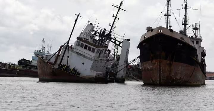 Eaux guinéennes : retrait obligatoire des navires déclarés épaves dans un délai de 72 heures